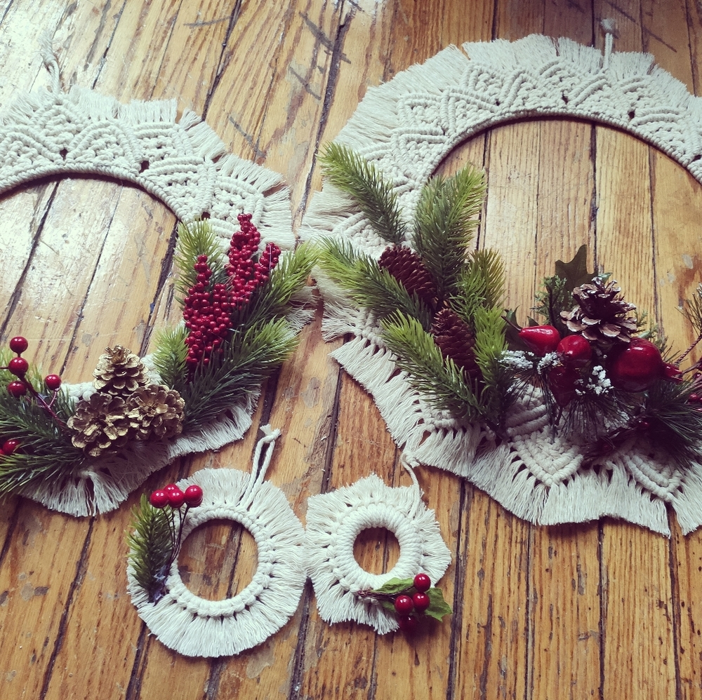 Christmas wreath and ornament. Different sizes